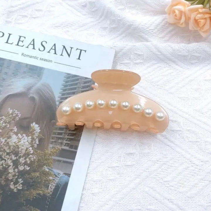 Sweet Pearl Hair Claw