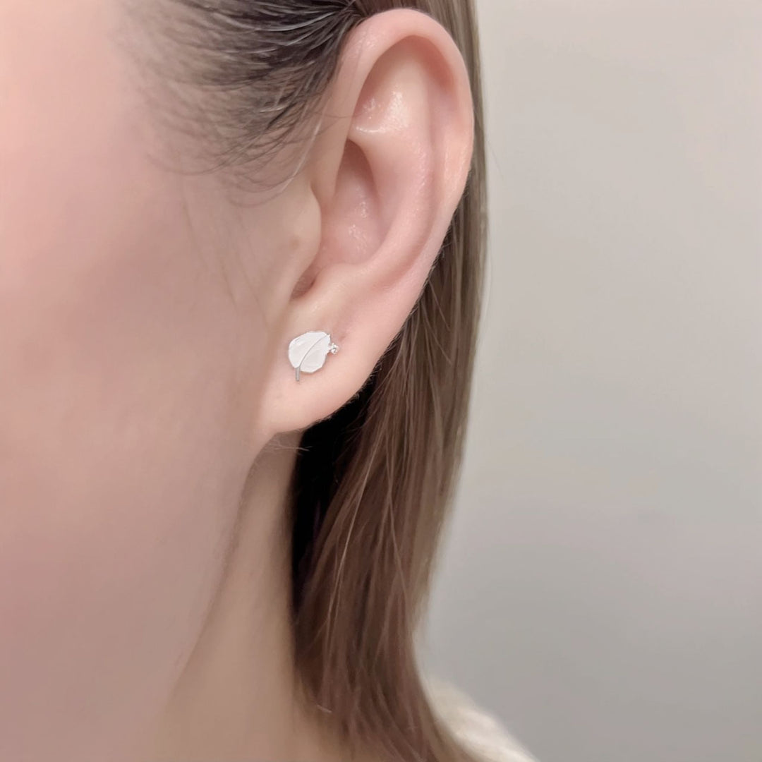 Boucles d'oreilles en argent sterling 925 avec mini émail blanc pavé de zircons