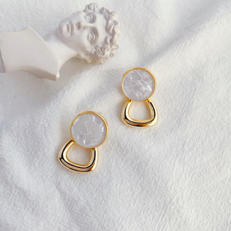 Boucles d'Oreilles Pendantes Cercle Texture Coquillage Plaqué Or 18K